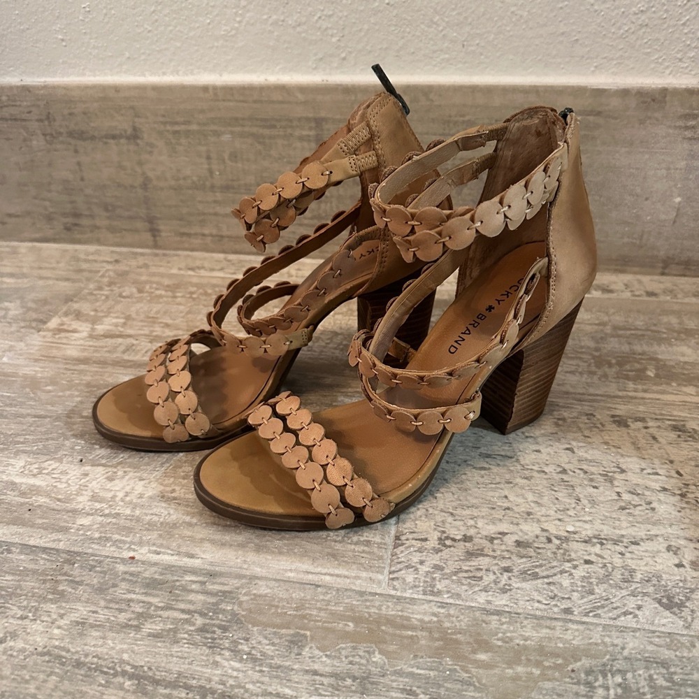 Lucky Brand Tan Leather Scalloped Strap platform‎ Sandals Boho Size 8.5